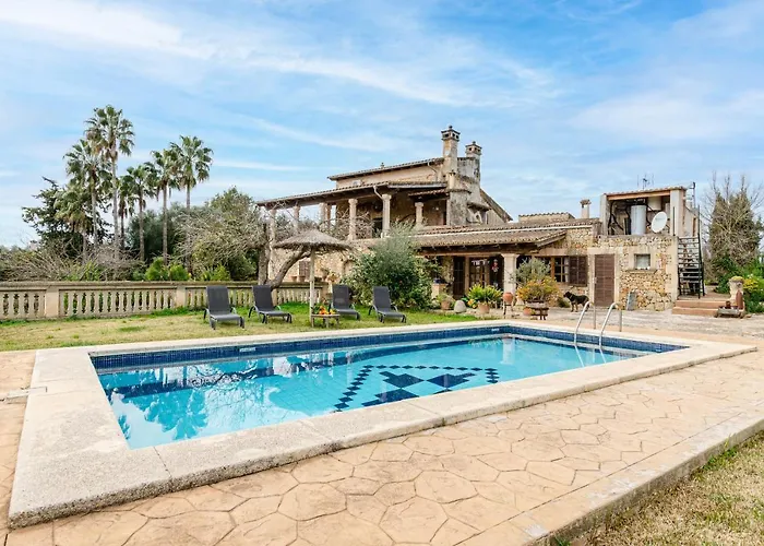 Yourhouse Deulosal, Apartment In Rural House With Pool